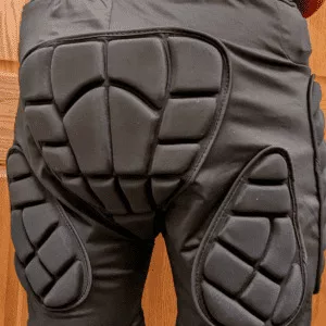 Ontvangen Snowboard Impact Padded Shorts en Kniebescherming van klant A****y.