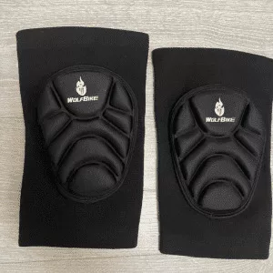 Ontvangen Snowboard Impact Padded Shorts en Kniebescherming van klant T*****r.